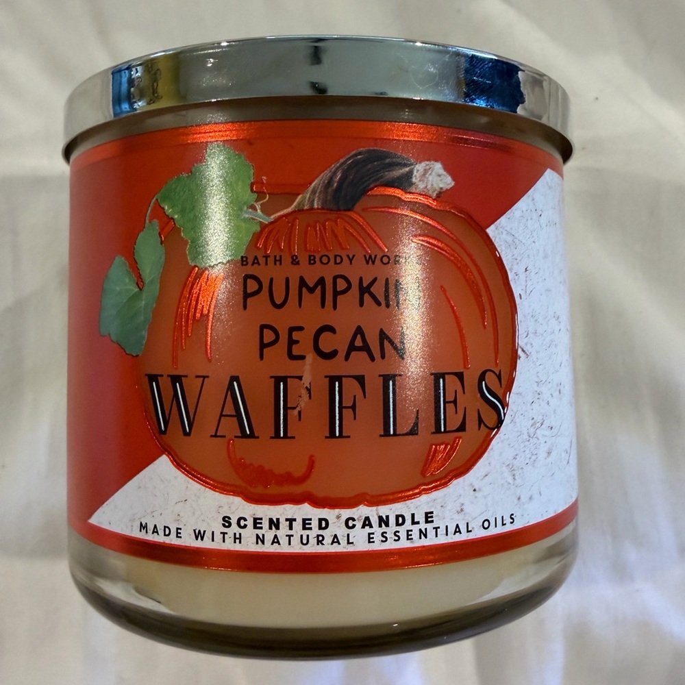 Bath & Body Works Pumpkin Pecan Waffles Candle — Orange & Green Label New